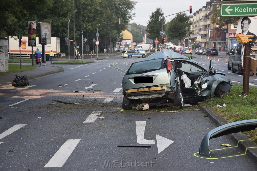 Schwerer VU Koeln Dellbrueck Bergisch Gladbacherstr Herler Ring P096.JPG - Miklos Laubert